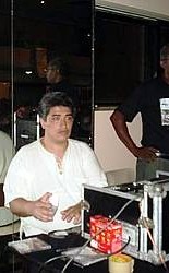 Javier Amaya, o DJ da vez
